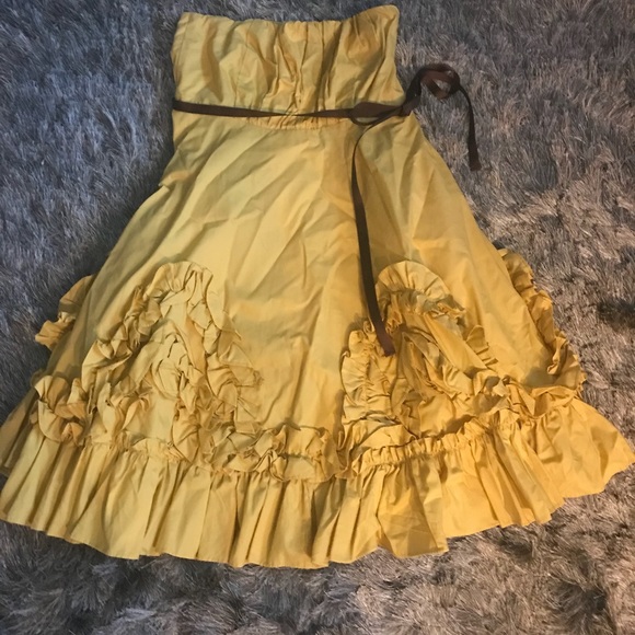 Make a statement in yellow - Picture 3 of 4